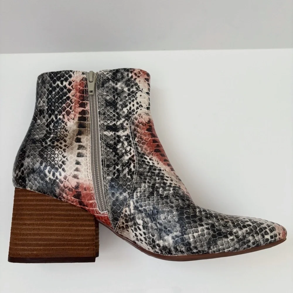 Kork Ease Korks Taupe Snakeskin Leyland Booties Sz 8.5 Western Cowgirl